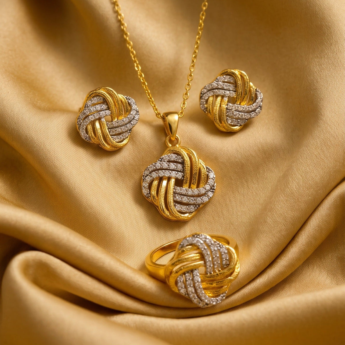 Dazzling Design Gold Plated Crystal Stones Necklace Set for Girls/Women