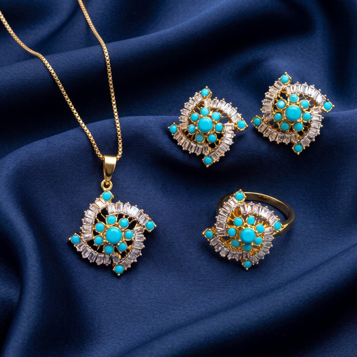 Dazzling Design Gold Plated Crystal Stones Necklace Set for Girls/Women
