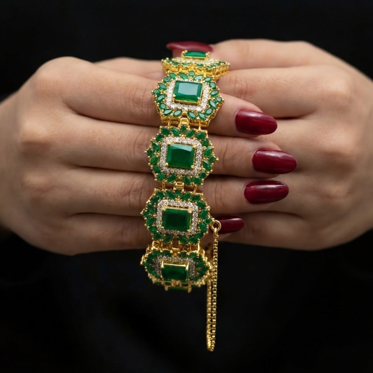 Glamorous Design Gold Plated Crystal Stones Bracelet for Girls/Women
