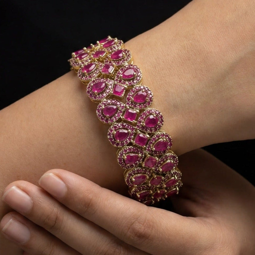 Charming Unique Design Gold Plated Crystal Stones Bracelet for Girls/Women