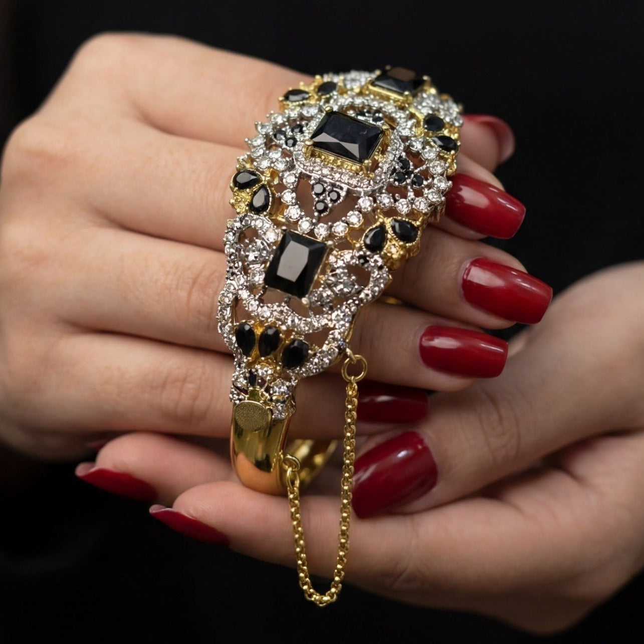 Beautiful Unique Design Gold Plated Crystal Stones Bangle for Girls/Women