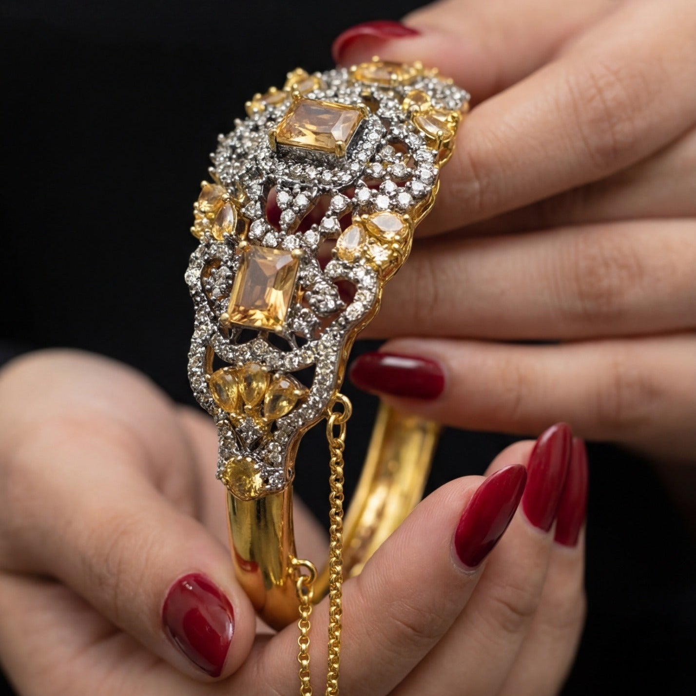 Beautiful Unique Design Gold Plated Crystal Stones Bangle for Girls/Women