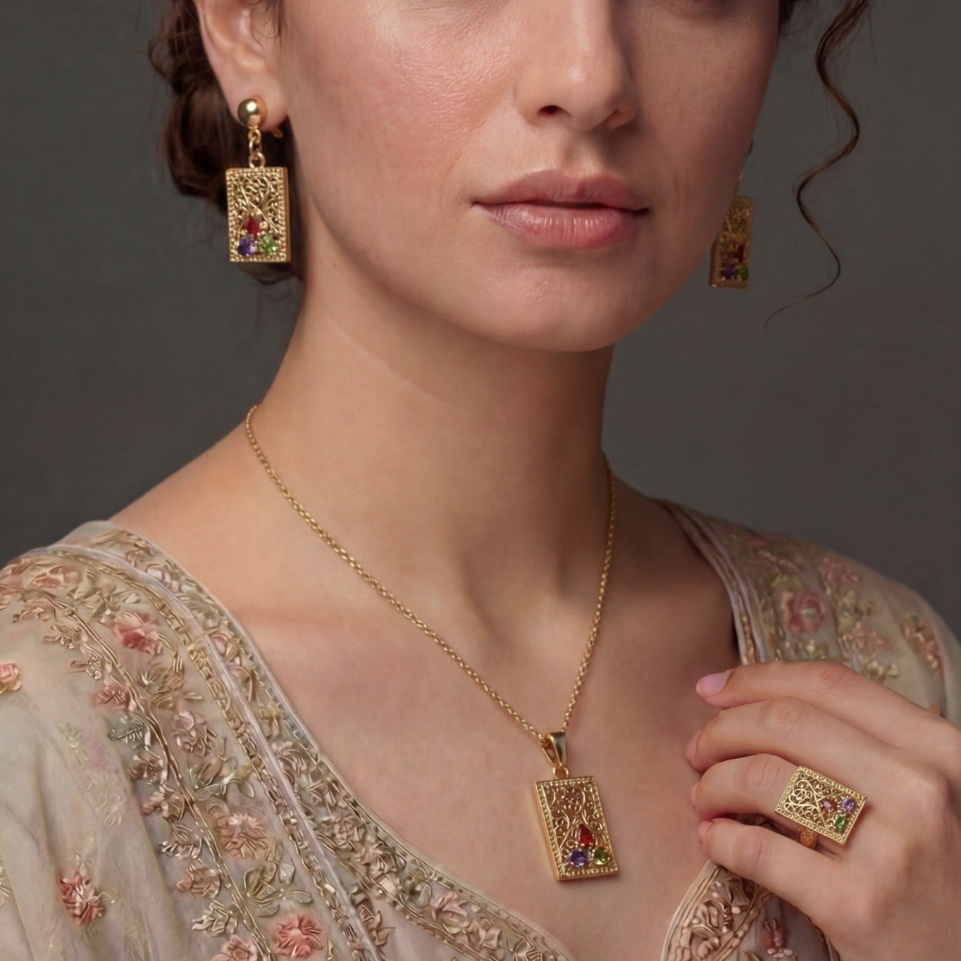 Dazzling Unique Design Gold Plated Crystal Stones Necklace Set for Girls/Women