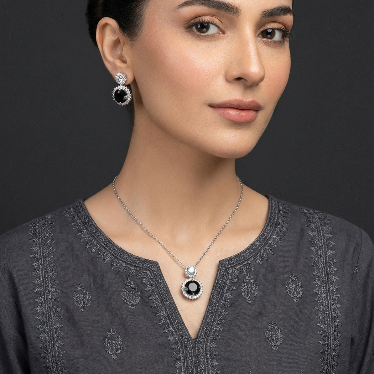 Sparkling Design Silver Plated Crystal Stones Necklace Set for Girls/Women