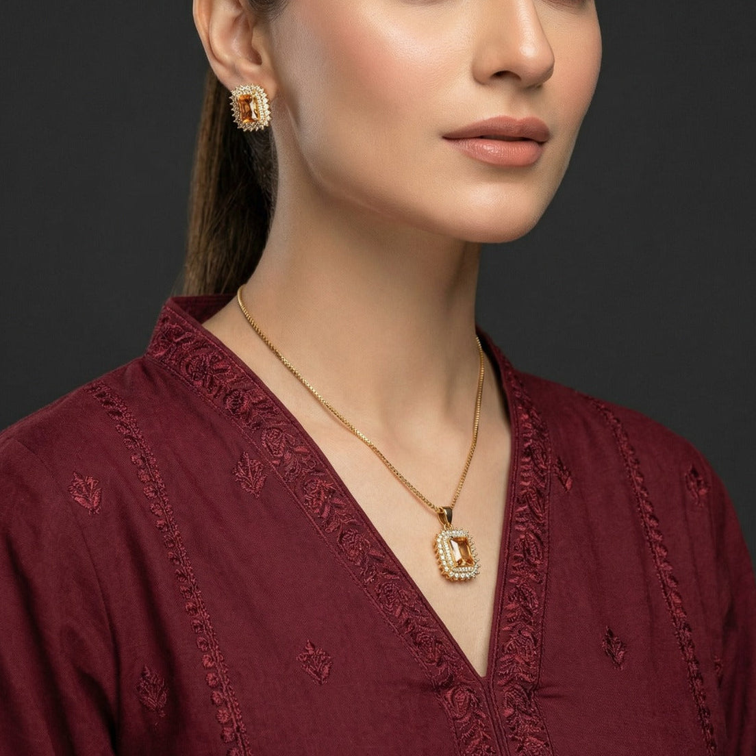 Beautiful Design Gold Plated Crystal Stones Necklace Set for Girls/Women