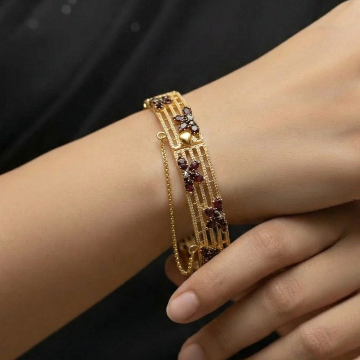 Charming Unique Design Gold Plated Crystal Stones Bangle for Girls/Women