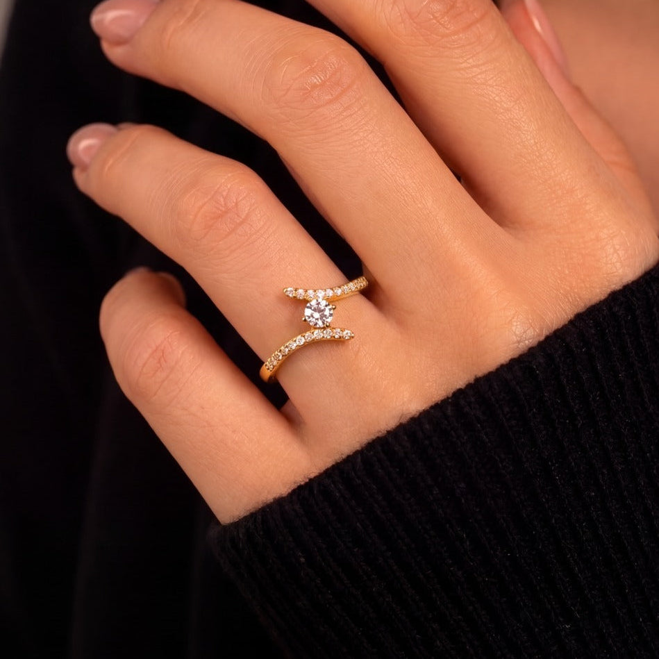 Dazzling Unique Design Crystal Stones Ring For Girls/Women