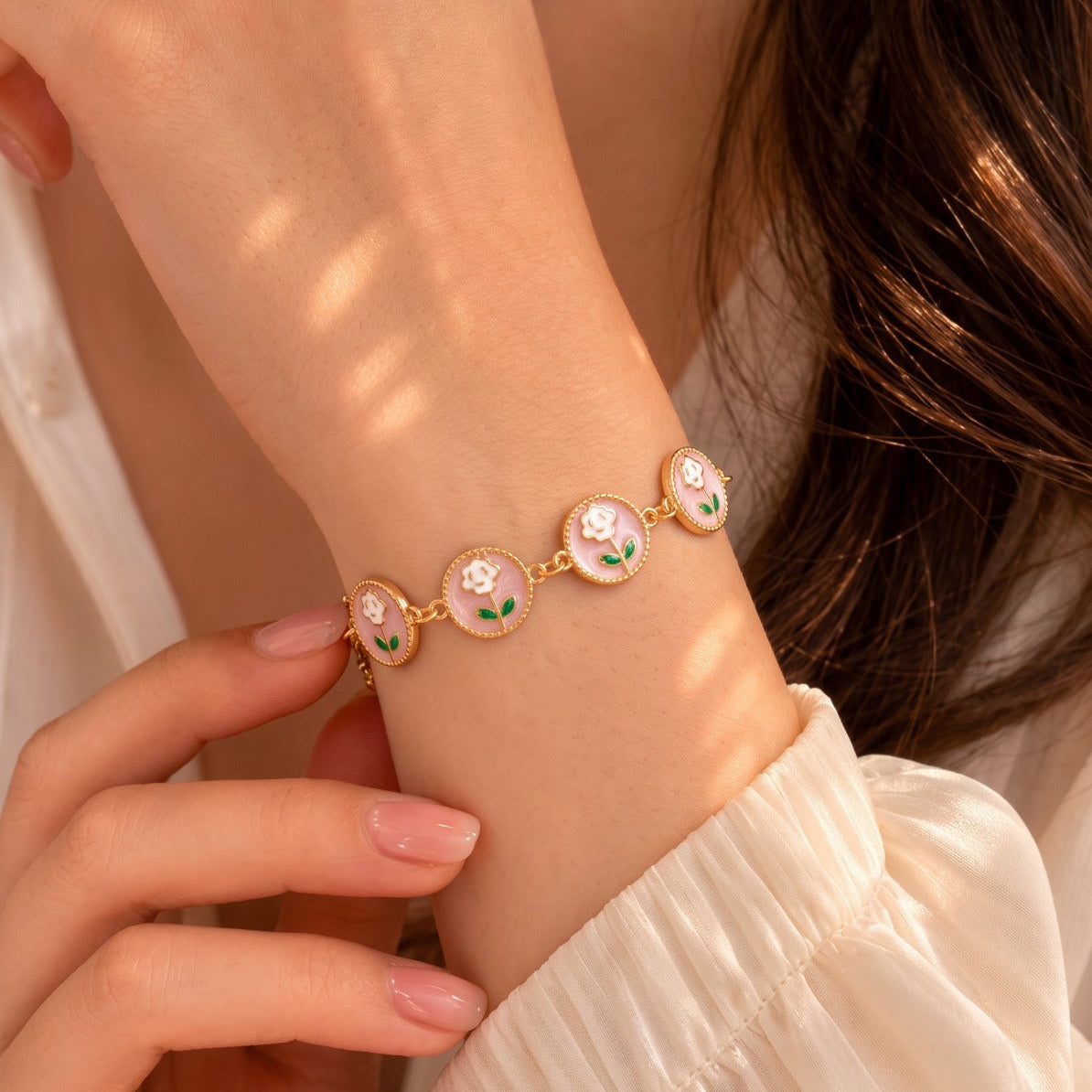 Luminous Flower Design Gold Plated Bracelet for Girls/Women
