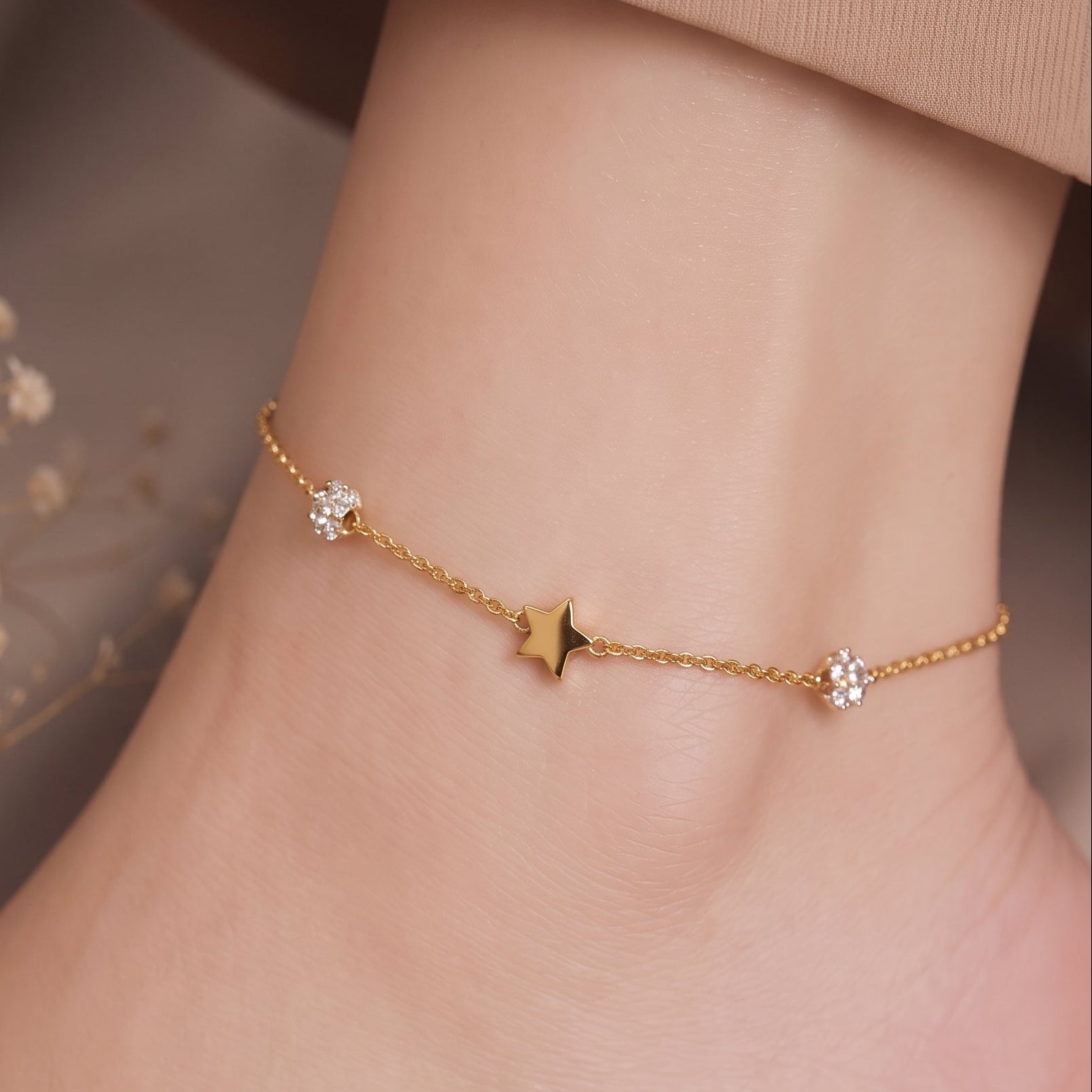 Dazzling Unique Design Crystal Stones Anklet for Girls/Women