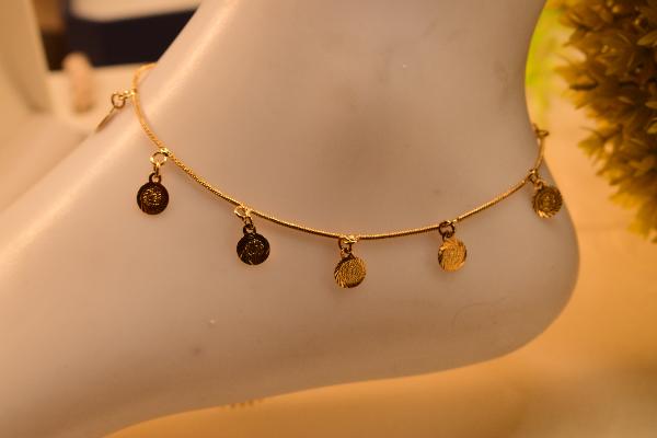 Luminous Fancy Design Gold Plated Anklet for Girls/Women