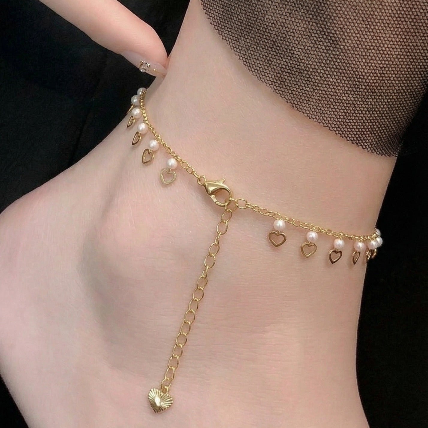 Glamorous Unique Heart Design Gold Plated Pearls Anklet for Girls/Women
