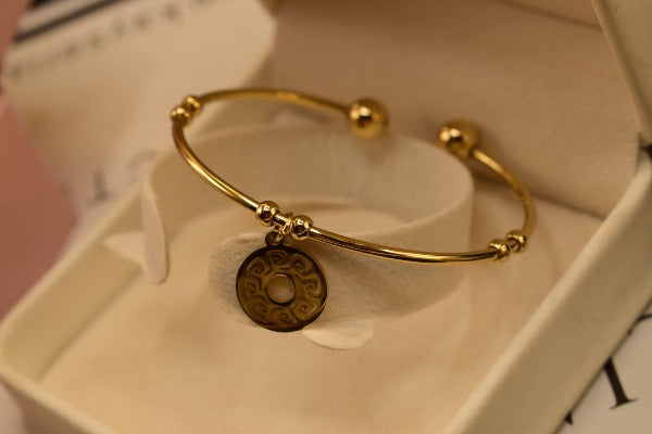 Elegant fancy Round Crystal Golden Bangle Bracelet for Girls/Women