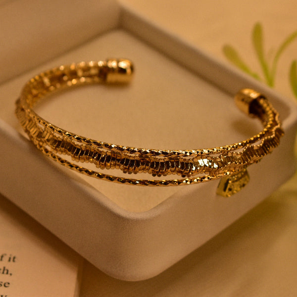 Gorgeous Unique Design Gold Plated Bracelet for Girls/Women