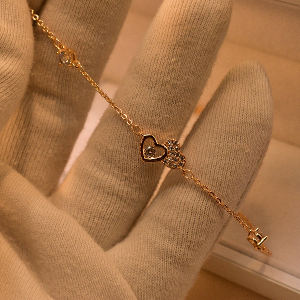 Dazzling Unique Heart Design Crystal Stones Bracelet for Girls/Women