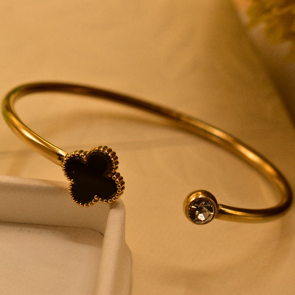 Glamorous Unique Design Gold Plated Bracelet for Girls/Women