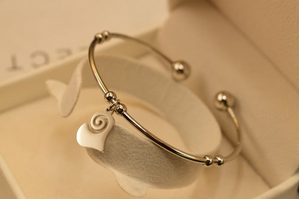 Elegant Stylish White Heart Silver Bangle Bracelet for Girls/Women