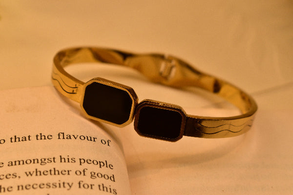 Stylish Unique Design Gold Plated Real Stones Bracelet for Girls/Women