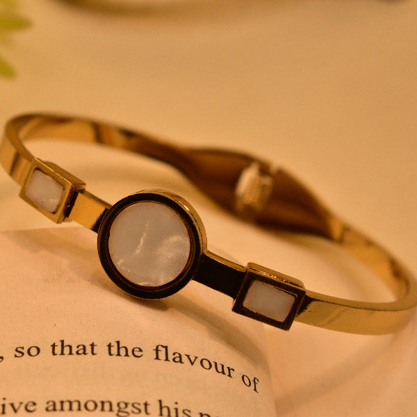 Elegant Unique Design Gold Plated Real Stones Bracelet for Girls/Women