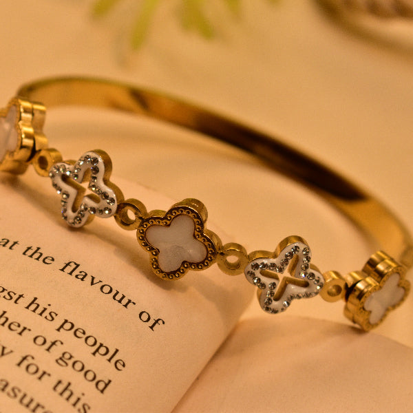 Fancy Unique Design Gold Plated Crystal Stones Bracelet for Girls/Women