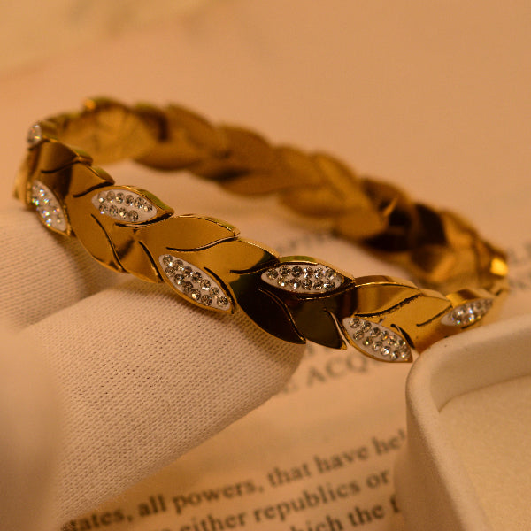 Stylish Unique Design Gold Plated Crystal Stones Bracelet for Girls/Women