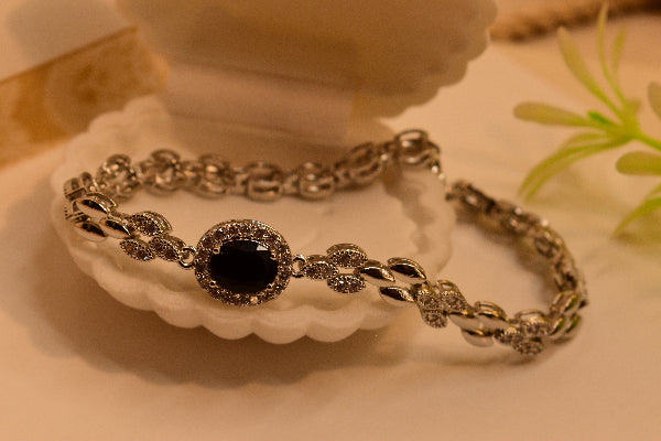 Charming Unique Design Silver Plated Crystal Stones Bracelet for Girls/Women