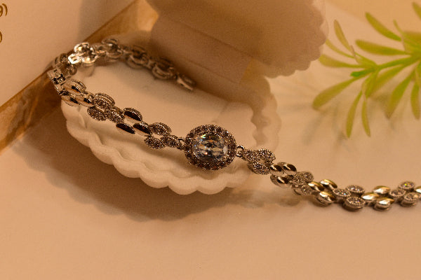 Charming Unique Design Silver Plated Crystal Stones Bracelet for Girls/Women