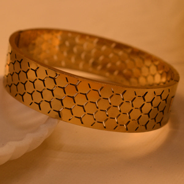 Elegant Unique Design Gold Plated Bracelet for Girls/Women