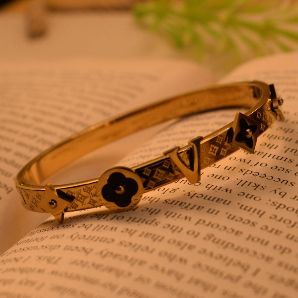 Fancy Unique Flower Design Real Stones Bracelet for Girls/Women