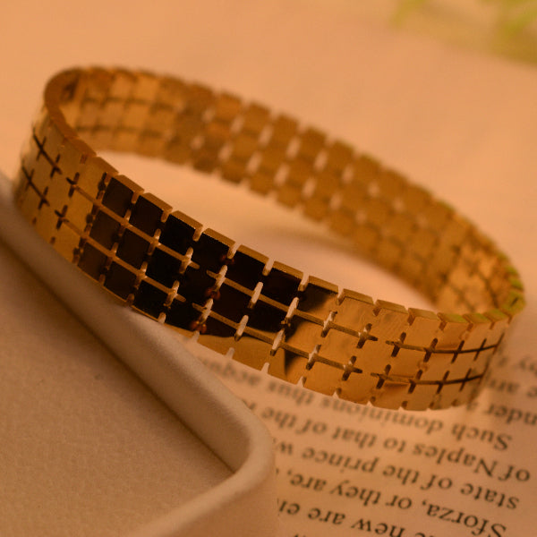 Luxury Unique Cubic Design Bracelet for Girls/Women