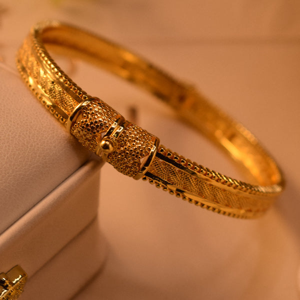 Beautiful Unique Design Gold Plated Bracelet for Girls/Women