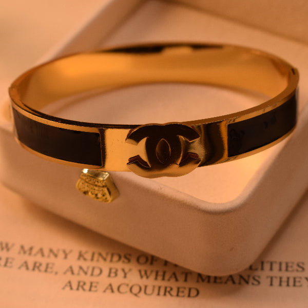 Dazzling Unique Design Gold Plated Bracelet for Girls/Women