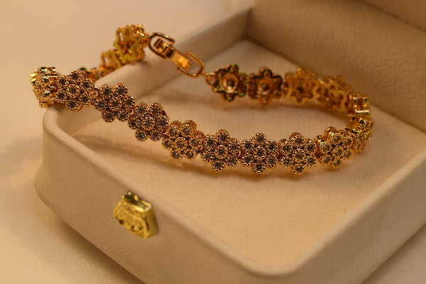 Gorgeous Unique Design Crystal Stones Bracelet for Girls/Women