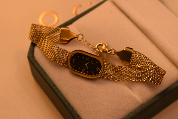 Luxury Unique Design Gold Plated Watch Bracelet for Girls/Women