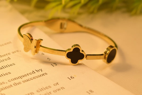 Elegant Stylish Design Golden Bracelet for Girls/Women