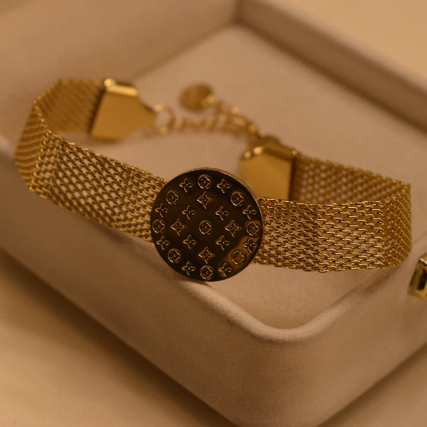 Gorgeous Unique Design Gold Plated Bracelet for Girls/Women