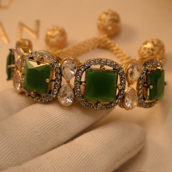 Elegant Unique Design Gold Plated Crystal Stones Bracelet for Girls/Women