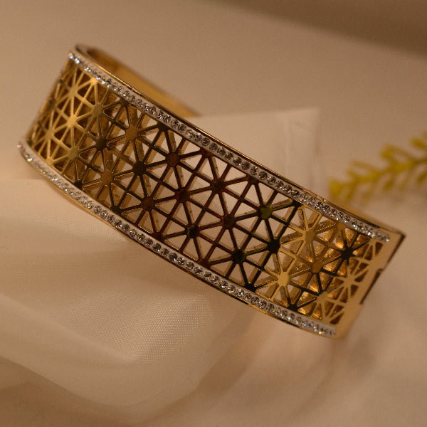 Sparkling Unique Design Gold Plated Crystal Stones Bracelet for Girls/Women