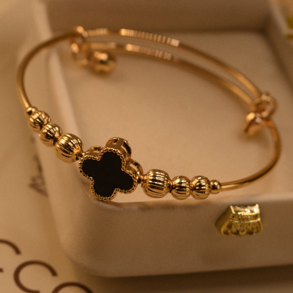 Elegant Unique Flower Design Crystal Stones Bracelet for Girls/Women