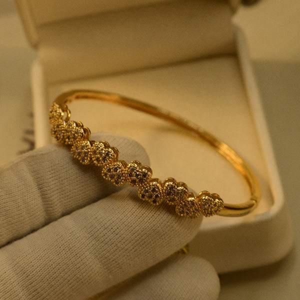 Beautiful Unique Heart Design Gold Plated Crystal Stones Bracelet for Girls/Women