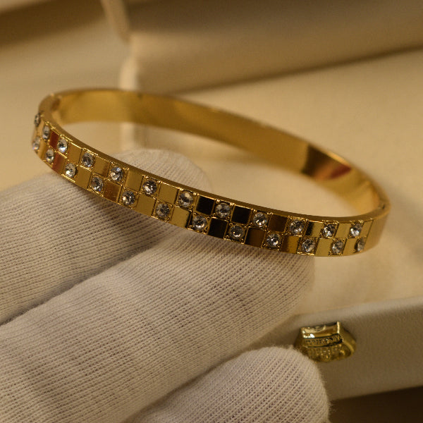 Glamorous Design Gold Plated Crystal Stones Bracelet for Girls/Women
