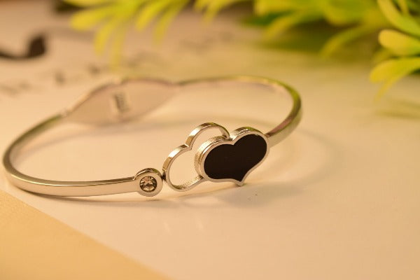 Elegant Stylish Heart Design Silver Bracelet for Girls/Women