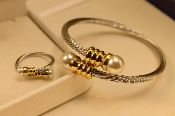 Beautiful Silver/Golden Stylish Design Bracelet With Ring for Girls/Women