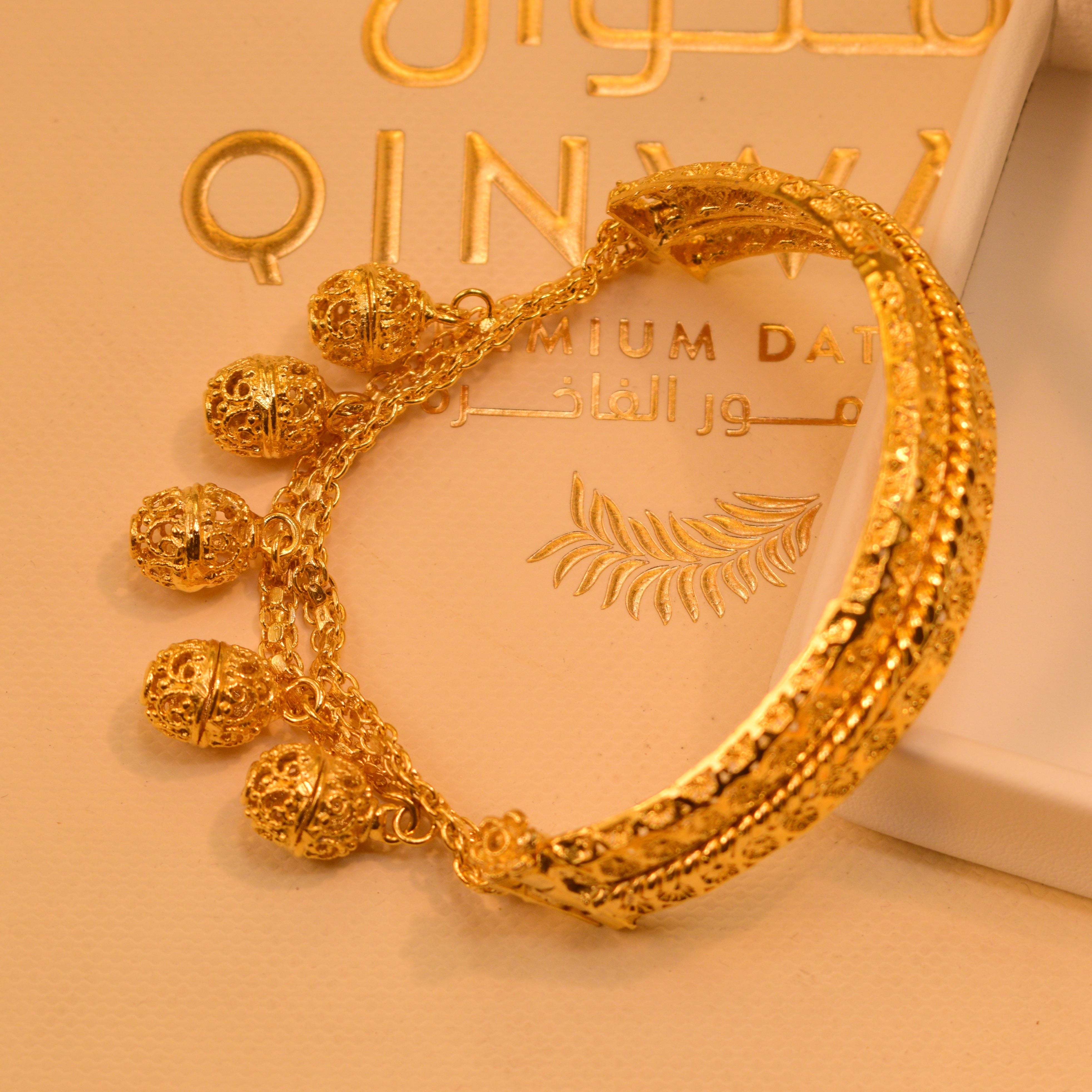 Elegant Unique Design Gold Plated Bracelet for Girls/Women