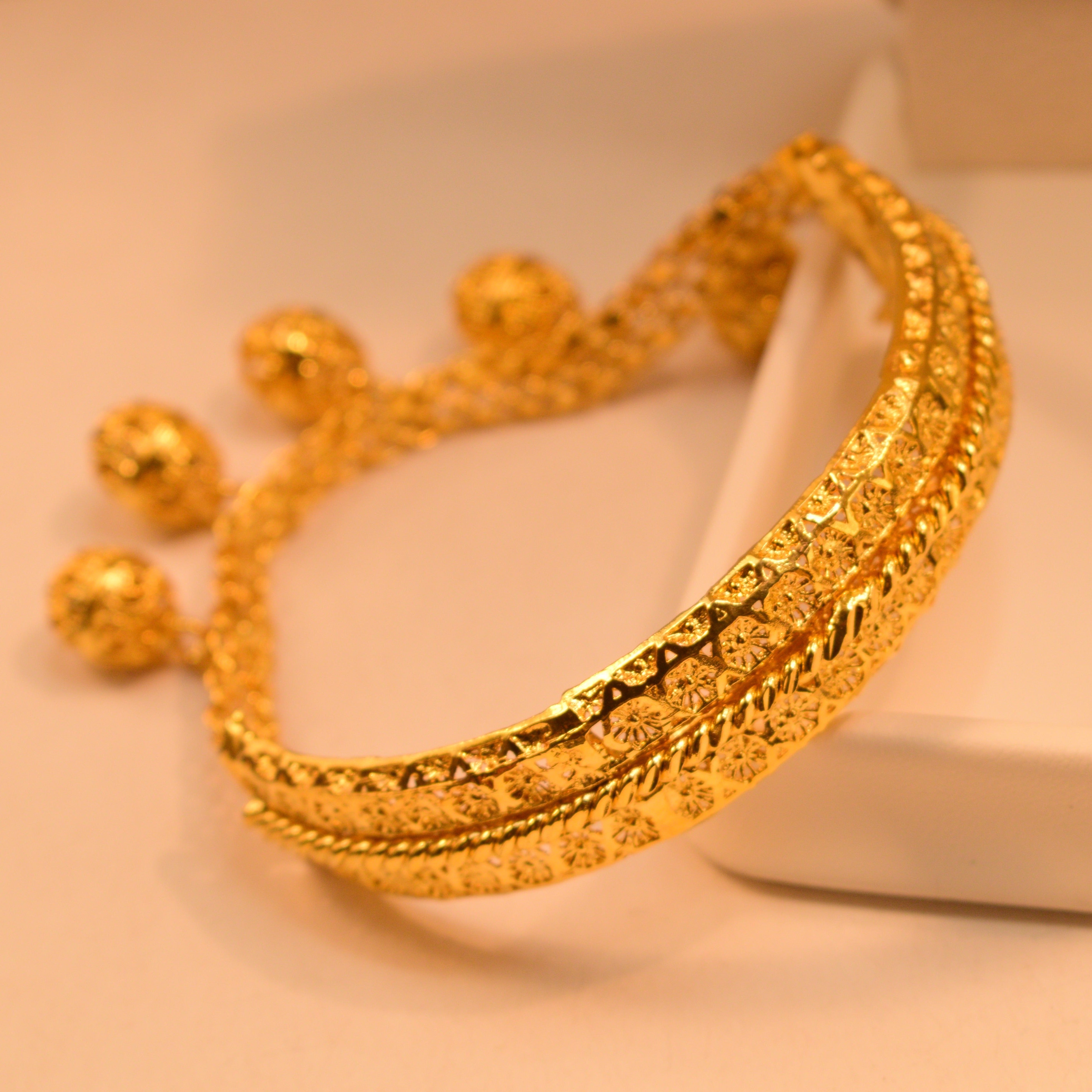 Elegant Gold Plated Bracelet for Girls/Women