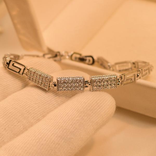 Stylish Elegant Crystal Stones Silver Bracelet for Girls/Women