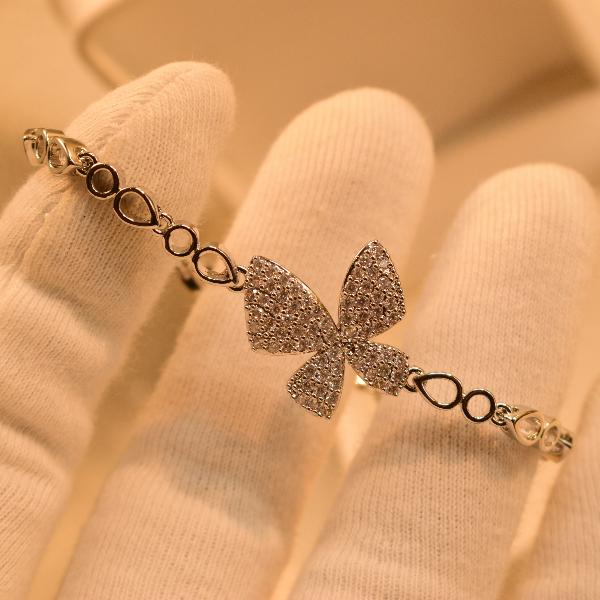 Elegant Fancy Design Crystal Stones Bracelet for Girls/Women