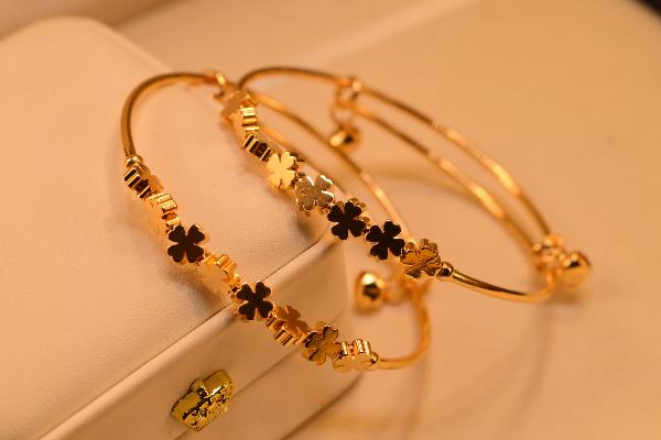 Luminous Flower Design 24K Gold Plated Bracelet for Girls/Women