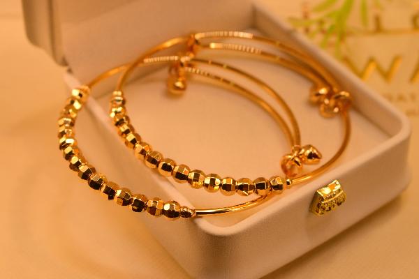 Fancy Luxury Design 24K Gold Plated Bracelet for Girls/Women