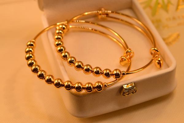 Gorgeous Design 24K Gold Plated Bracelet for Girls/Women