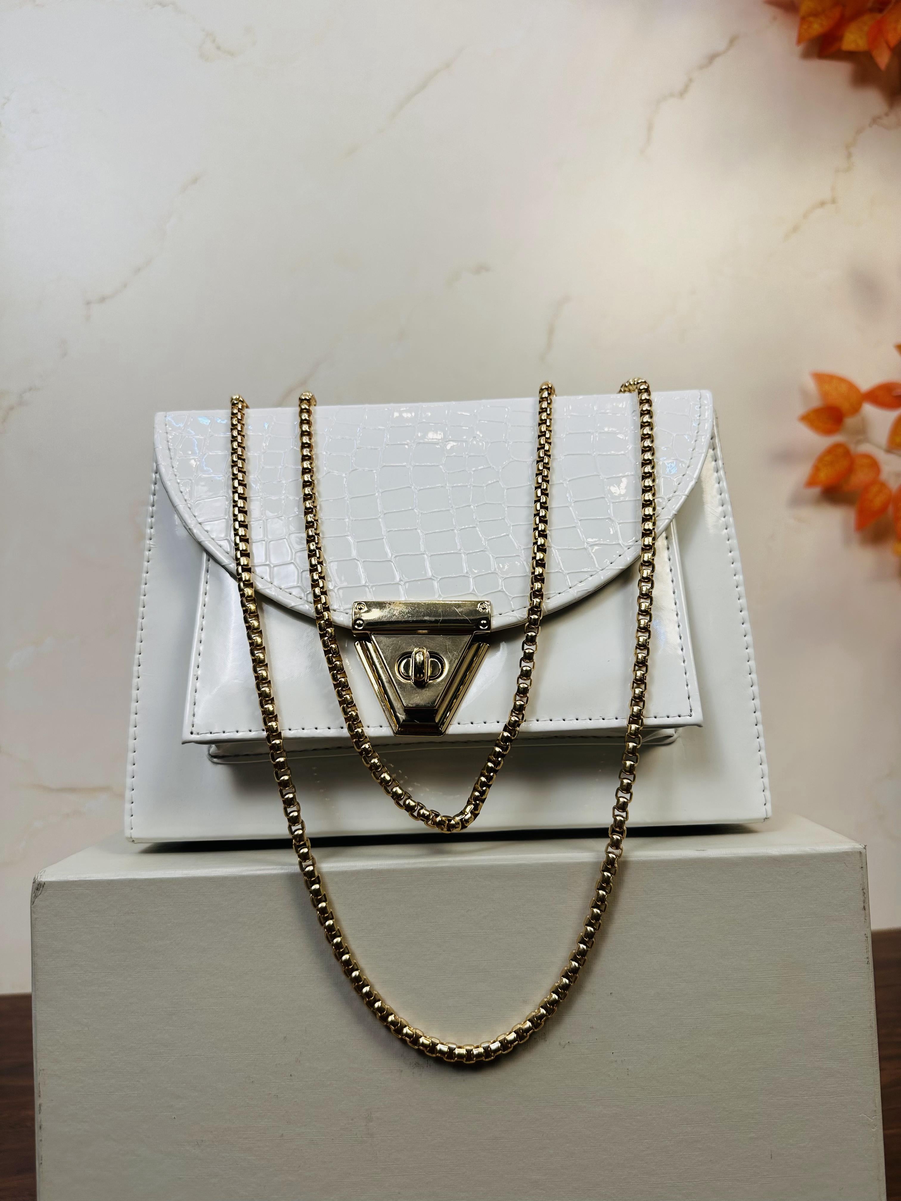 Stylish White Color Handbag For Girls/Women